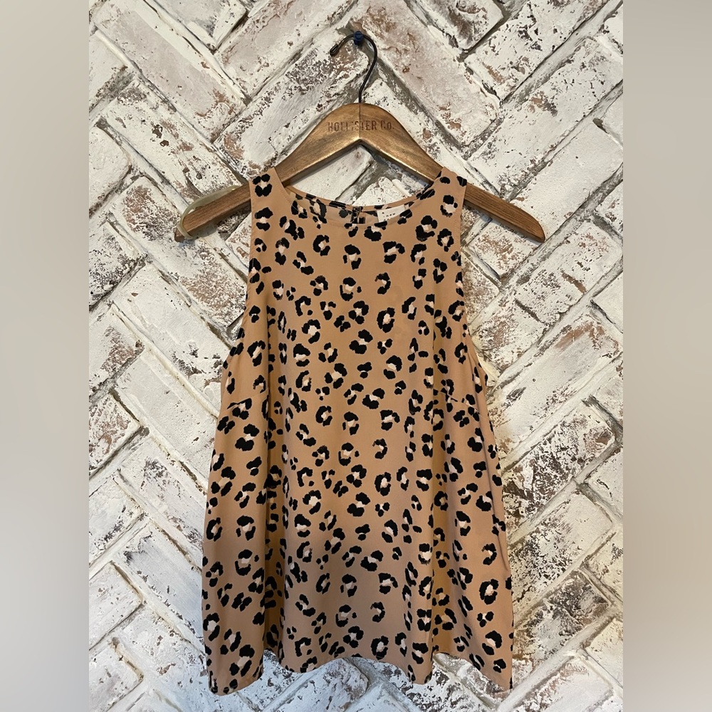 a new day keyhole leopard print blouse size small